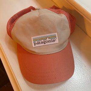 Patagonia Trucker Hat Snap Back - Pink Peach Salmon colour Low Profile No Flaws!